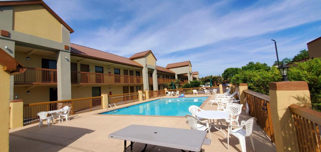 Days Inn By Wyndham Goodlettsville Nashville מראה חיצוני תמונה